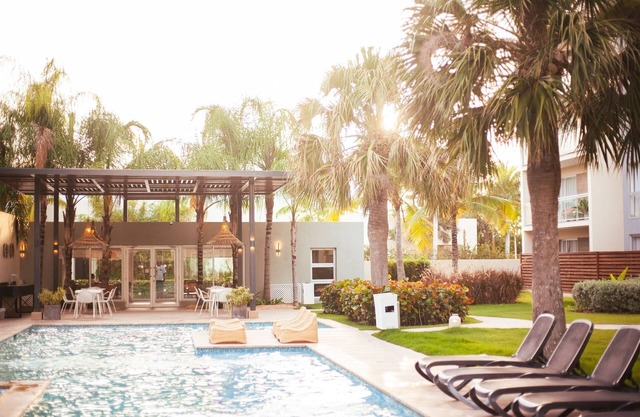 "Stylish 2-bedroom/tranquil atmosphere/Beach/Pool."