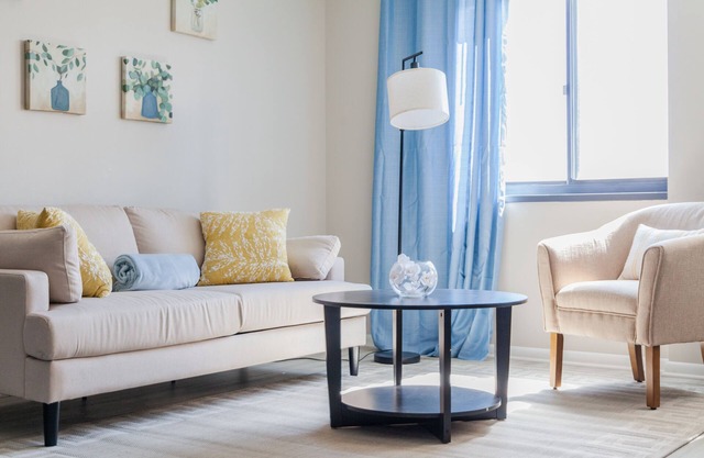 Stylish 2 BR walkout Apartment in DT