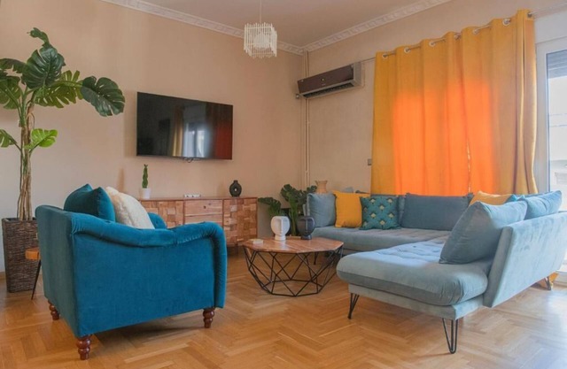 Stylish 3 bedroom appartment Piraeus Center next to port and metro