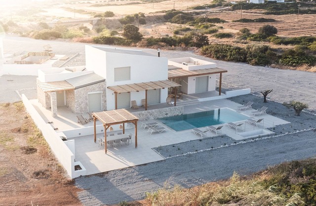 Stylish 4-bed Beachside Private Villa South Rhodes w/pool