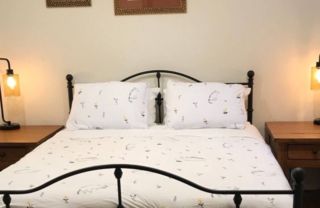 Stylish, Ann Arbor 1 Bedroom + Breakfast