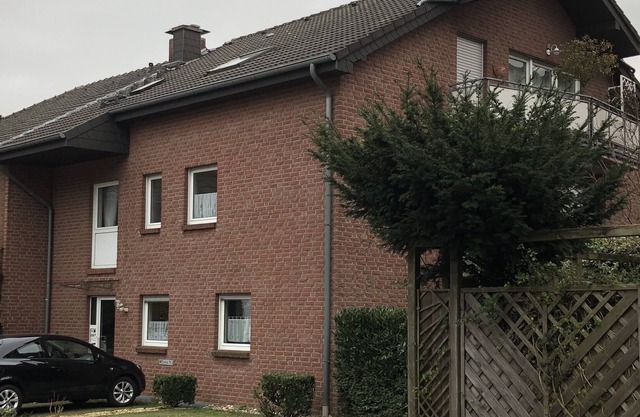 Stylish apartment centrally located to the city center and Rhine promenade with parking space