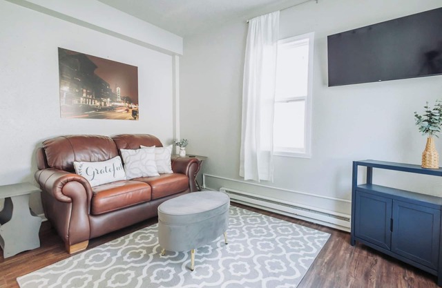 Stylish Apartment Near Downtown Fargo & Sanford Hub