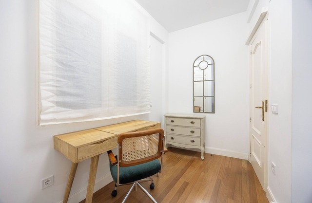 Stylish Apartment next to Royal Palace & La Latina