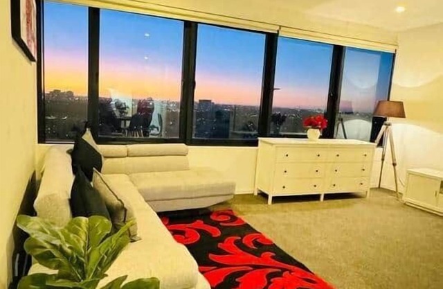 Stylish Apartment with city view. Free parking.