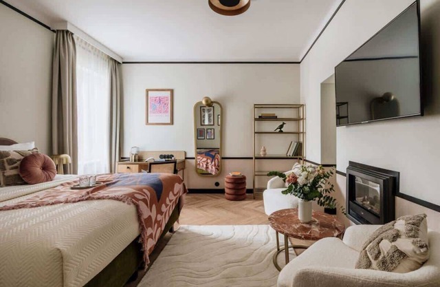 Stylish Apartment with a Garden View
