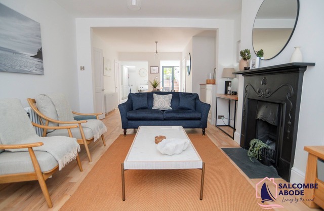 Stylish Coastal 3 Bed Haven | Close to town on Coronation Road
