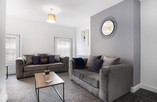 Stylish Comfort 2-BedFlat In Stockton, Sleeps 3