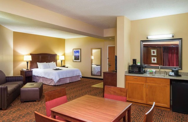 Stylish Comfort Close to Selinsgrove Shopping & Sights- Free Parking