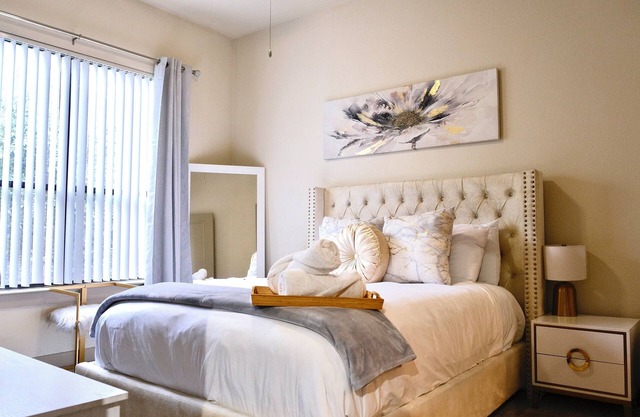 Stylish Comfortable 1 Bedroom