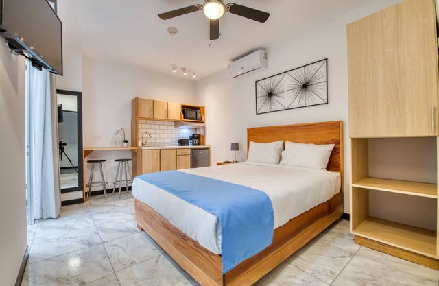 Stylish Downtown Studio Apartment with Patio & A/C!