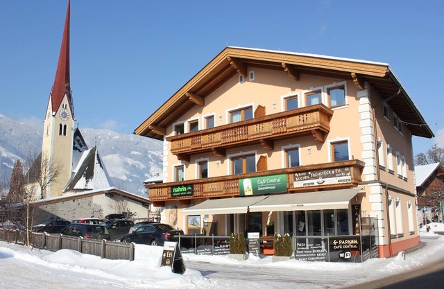 Stylish Flats in Uderns near Ski Lifts