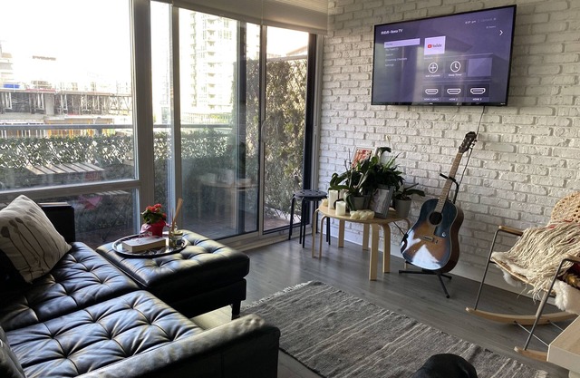 Stylish Fully Furnished 1 Bedroom Condo close to CN Tower