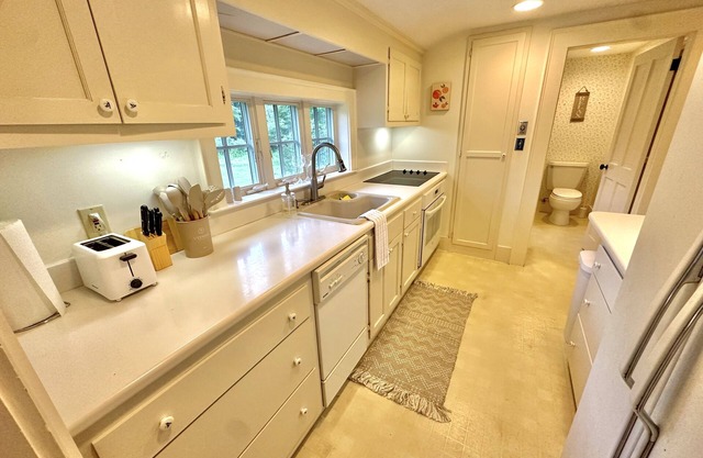 Stylish Hidden Gem w/Fire Pit