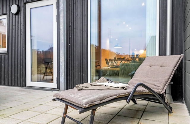 Stylish holiday apartment centrally located in Søndervig - 1000