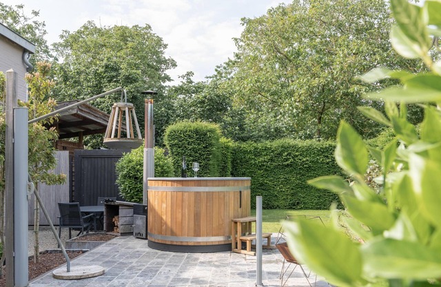 Stylish holiday home with a hot tub and terrace