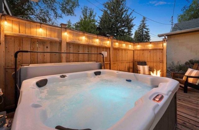 Stylish Home in Downtown Flagstaff Unit w/Hot Tub