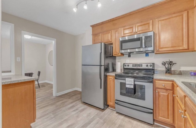Stylish King 2BR Suite—in Crabtree Valley Raleigh!