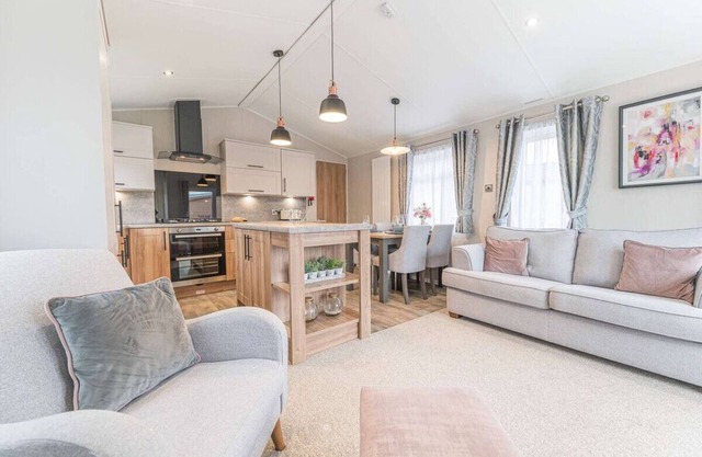 Stylish Lodge with easy access to Lakes and Dales