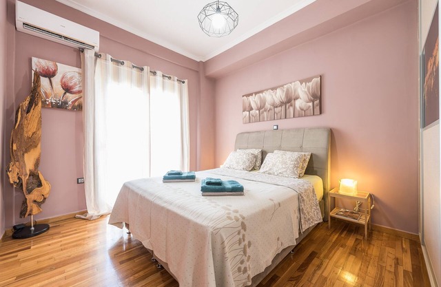 Stylish Luxury Apartment near Acropolis at Neos Kosmos metro station