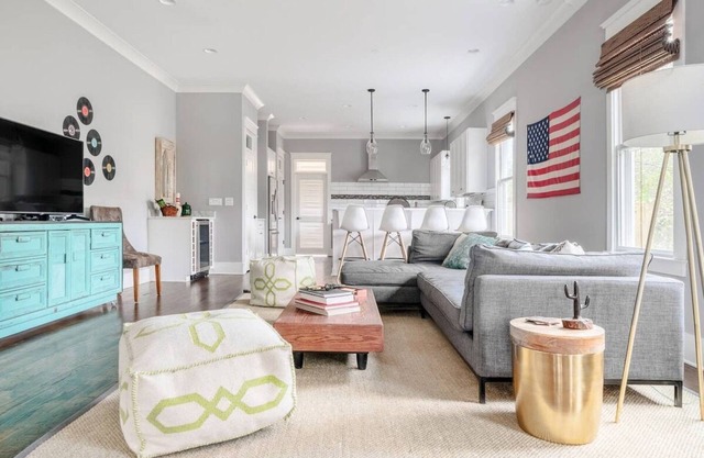 Stylish Nashville Retreat for 10