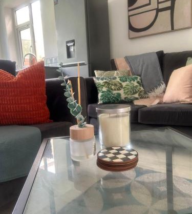 Stylish New 4BR - Great for Groups - Free Parking