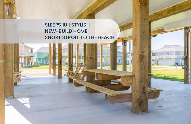 Stylish | New-Build | Steps to Beach | Gulf Views
