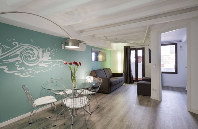 Stylish next to Plaza España, Fira