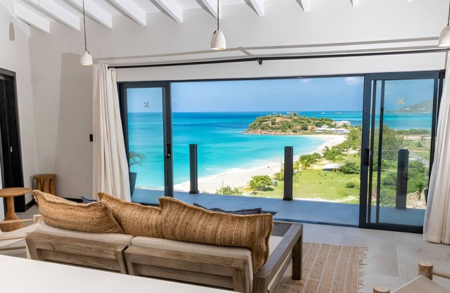 Stylish Oceanview Hideaway with Private Pool Perfect for Peaceful Retreats