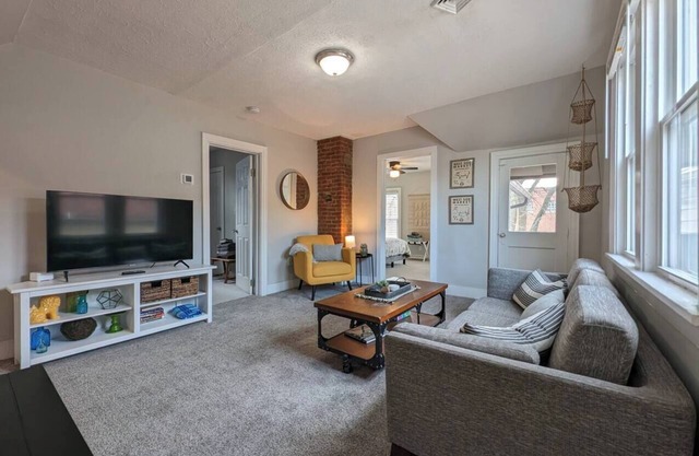 Stylish Ohio City Retreat - Walk to West Side Market and Breweries