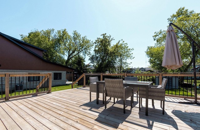 Stylish Retreat near PEC + Beaches + Parks +Fishing + Boating + Cycling