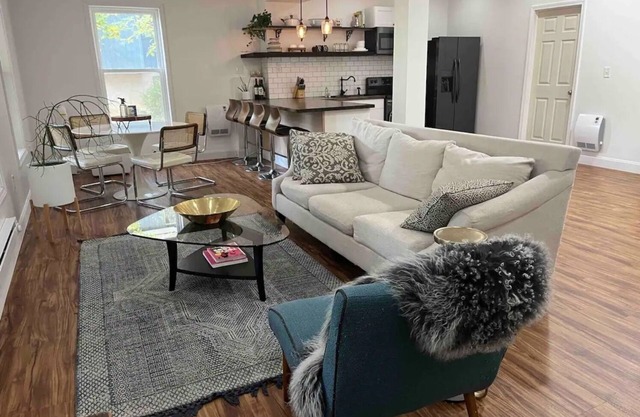 Stylish retreat w/private hot tub, amenity filled community + seasonal stream