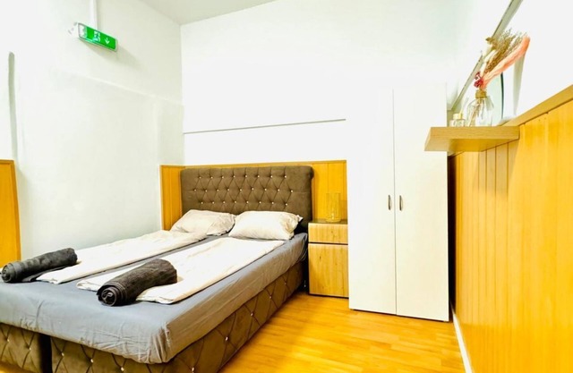 Stylish Room in Shared Apt Near Rathausplatz