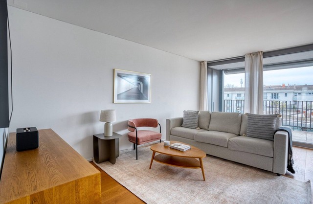 Stylish St. Johann 2BR w/Parking & W/D, nr River, by Blueground
