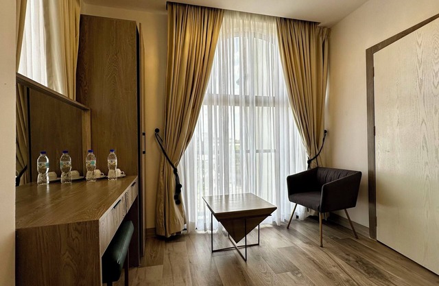 Stylish Stay + breakfast 401