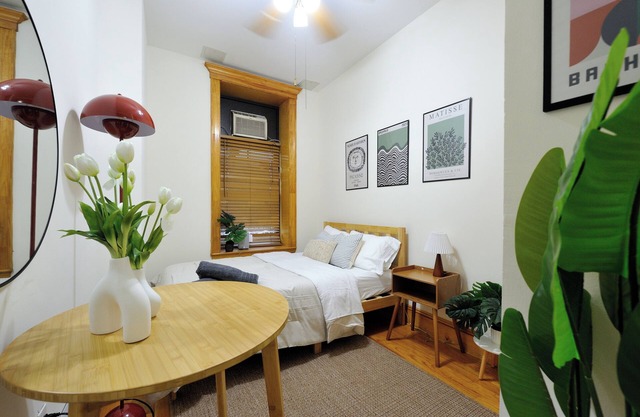Stylish UES Studio | Steps from Central Park & Restaurants