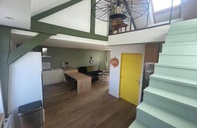 Stylish urban apartment (without children)