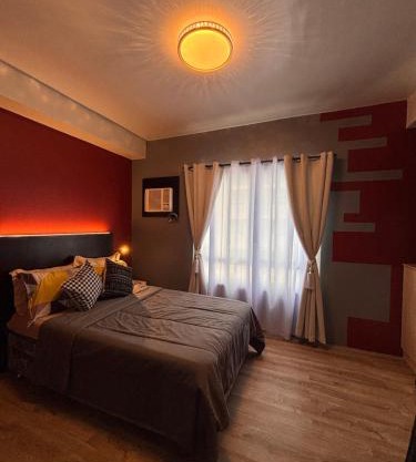 Stylish Urban in Central Location with 500Mbps WiFi and Private Parking