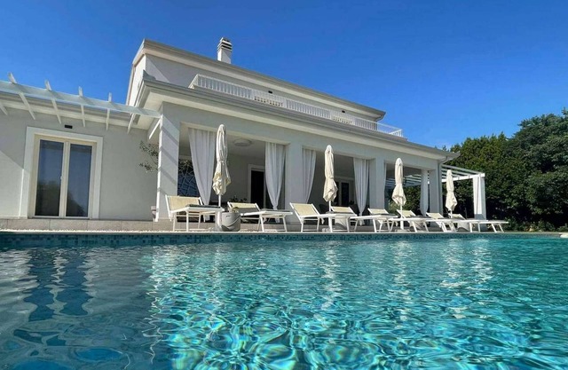 Stylish villa for 8 people in Tar-Vabriga