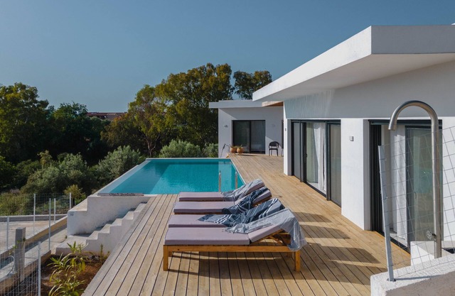 Stylish villa three bedrooms central location, private pool, sea & mountain view