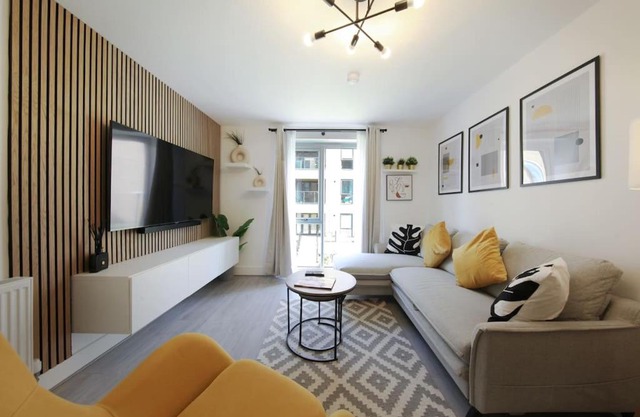 Stylish Well-Furnished Haven.