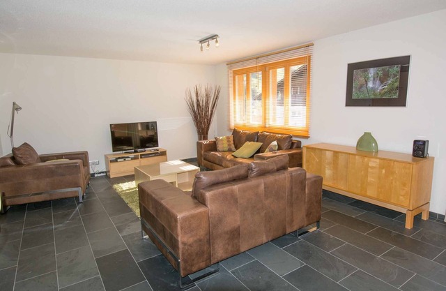 Stylishly furnished vacation apartment near the mountain railroads.