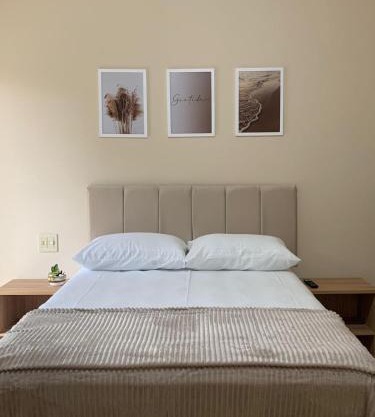 Suíte de Casal Privativa com Sacada