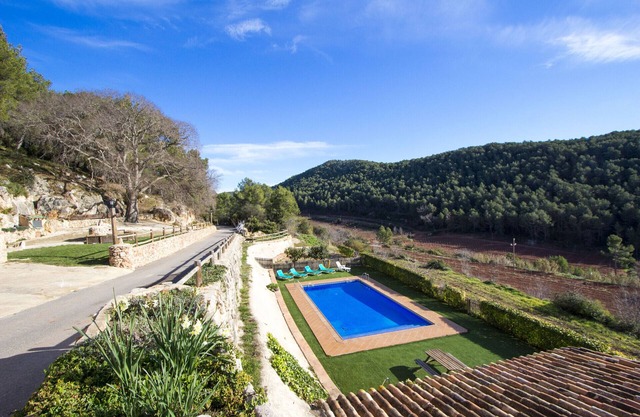 Sublime seclusion in Catalonia wine Region!