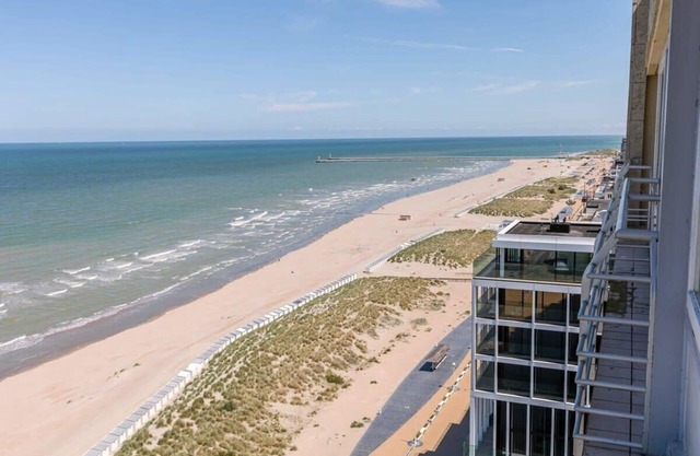 Sublime southern furnished apartment with sea view
