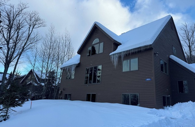 Sugarloaf West Mountain Summit Lodge