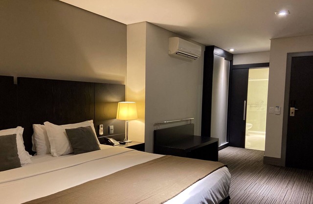 Suite Double by ¼ UmQuarto 3-PR.
