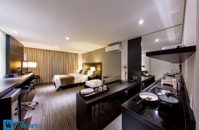 Suite Double with kitchen by ¼ UmQuarto 4-PR.