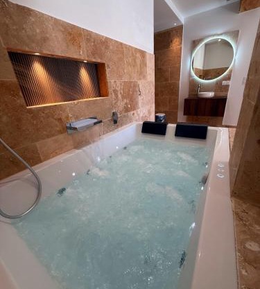 Suite Luxe Balnéo