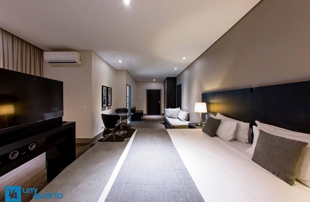 Suite Manhattan by ¼ UmQuarto 10-PR.